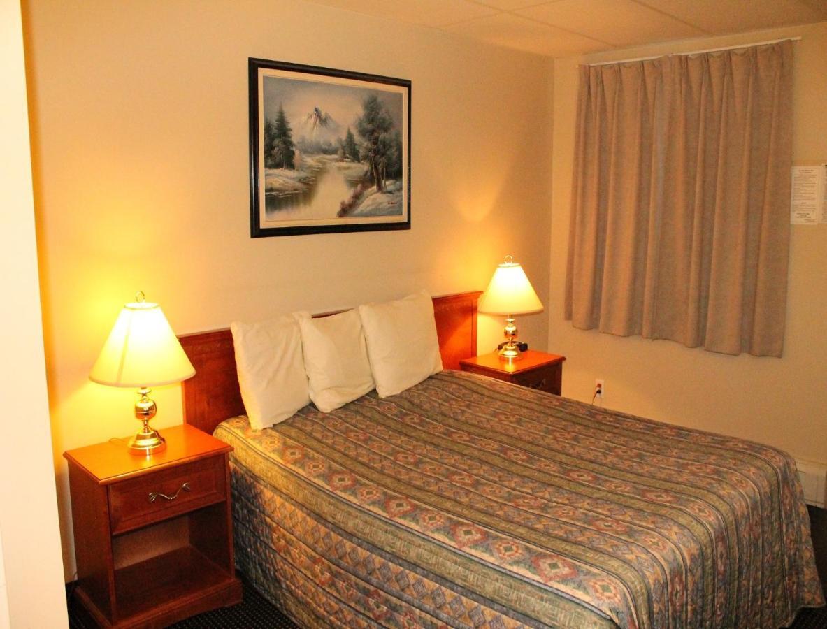 Tel Star Motel Brooks Extérieur photo